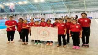 Minik yüzücülerden büyük başarı