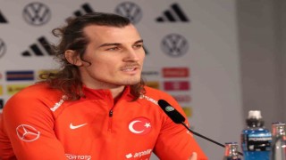Montella: Buradaki Türk vatandaşlarını gururlandırmak istiyoruz