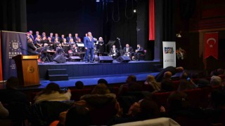 Muhtarlık mührünü sahnede vurdular