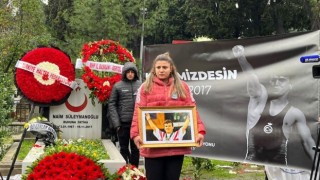 Naim Süleymanoğlu kabri başında anıldı