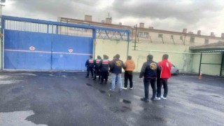 Nevşehirde silahla tehdit suçundan aranan 5 firari hükümlü yakalandı