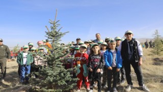 Niğdede cumhuriyetin 100. yılında 100 bin fidan toprakla buluşuyor