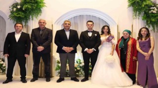 Nikah şahitliği Vali Aslan yaptı