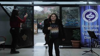 Öğrencilerden öğretmenlere sürpriz karşılama