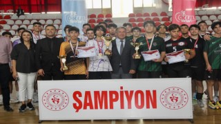 Okul sporları voleybol turnuvası düzenlendi