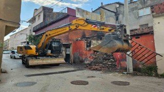 Osmangazide metruk binalar yıkılıyor