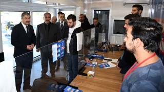 Osmaniye Valisi Yerinde Dönüşüm Projesi Gezici Tırını Ziyaret Etti