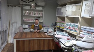 Depremzede esnaflar konteyner iş yerinde hizmete devam ediyor
