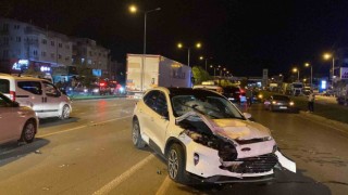 Otomobilin çarpıp ölümüne sebep olduğu yayanın metrelerce sürüklendiği anlar kamerada