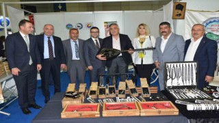 Özakalın, Yörexte konuklarını ağırladı, stantları ziyaret etti
