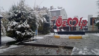 Özalpa mevsimin ilk karı yağdı