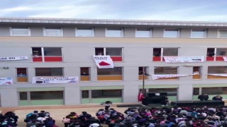 Pendikte liseli öğrenciler İsrailin katliamına karşı birlik olup ezgi söyledi
