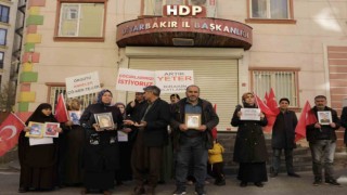 PKKlılar tarafından 6 gün önce kaçırılan oğlu için babası nöbete başladı