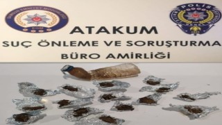 Polis evdeki kokudan uyuşturucu madde ele geçirdi