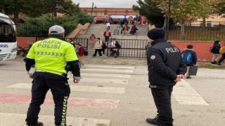 Polis okul çevresinde sıkı denetim yaptı