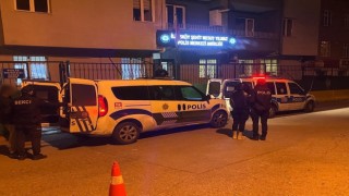 Polise direnen kadının üzerinden tabanca çıktı