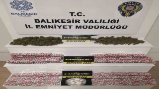 Polisin durdurduğu otomobil uyuşturucu deposu çıktı