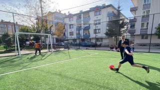 Pursaklar Belediye Başkanı Çetinden ödüllü penaltı atışı
