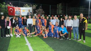 Raftaki Kramponlar Turnuvasının şampiyon, Adana Şöhretler takımı oldu