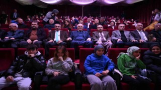Rektör Savaş öğrencilerle birlikte Gazzenin Gözyaşları filmini izledi