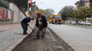 Safranboluda Sadri Artunç Caddesinde asfalt yenileme çalışmaları başladı