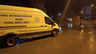 Sağanak yağışta MASKİ gece boyu sahada teyakkuzda kaldı