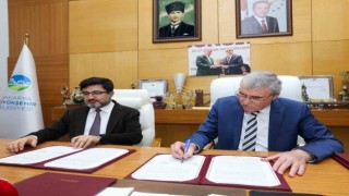 Sakaryaya ulaşımda devrim yaşatacak raylı sistem için imzalar atıldı