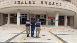 Şanlıurfada aranan dolandırıcı sahte kimlikle yakalandı