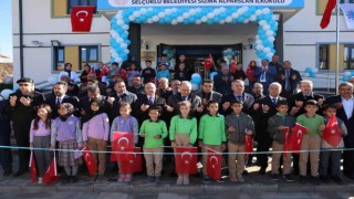 Selçuklu Belediyesi Sızma Alparslan İlkokulunun resmi açılışı yapıldı