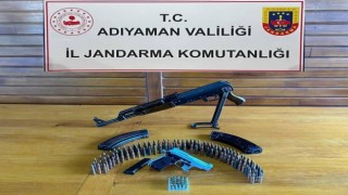 Silah bulunduran 2 şahıs tutuklandı