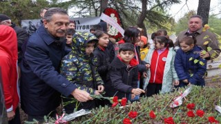 Sinan Alağaç kabri başında anıldı
