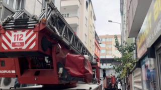 Sinir krizi geçirdi, ailesinin bulunduğu evi yaktı