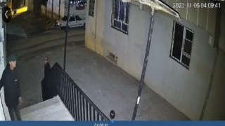 Siverekte motosikletin çalınma anı güvenlik kamerasında