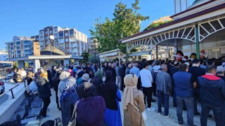 Sosyal Medya Fenomeni Parlak, gözyaşları içinde son yolculuğuna uğurlandı
