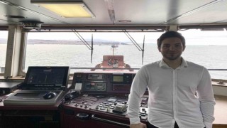 SUBÜ öğrencileri, +1 uygulamasını açık denizlerde yapıyor