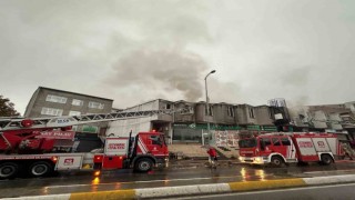 Sultanbeylide iş yerinin deposunda yangın