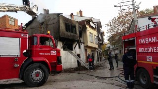 Tavşanlıda ahşap evde çıkan yangında 1 kişi öldü