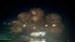 Taylandda havai fişek festivali renkli görüntüler oluşturdu