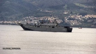 TCG Anadolu tüm heybetiyle İzmit Körfezinde