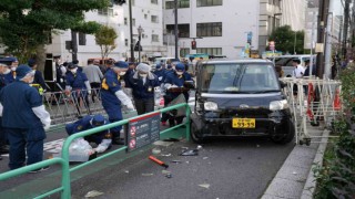 Tokyoda bir araç İsrail büyükelçiliği yakınındaki barikata çarptı: 1 polis yaralandı