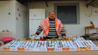 Topladığı ve çoğalttığı ata tohumlarına gözü gibi bakıyor