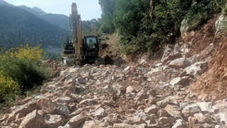 Toroslarda yollar yenileniyor