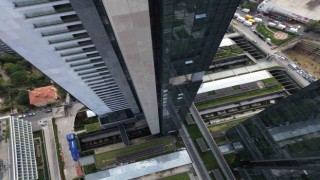 Torun Centerın 20inci katında çıkan alevler paniğe yol açtı