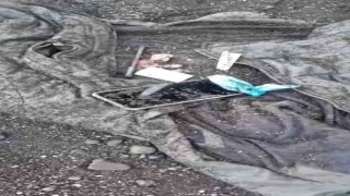 Trabzonda dalgalara kapılan lise öğrencilerinden birine ait olduğu iddia edilen hırka, cep telefonu ve kalem bulundu