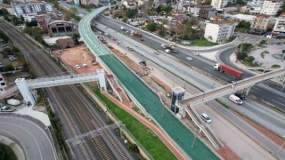 Tramvay hattı durağına 78 araçlık otopark