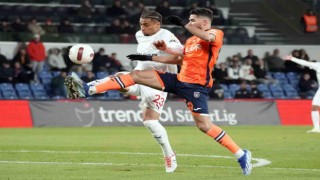 Trendyol Süper Lig: RAMS Başakşehir: 1 - Pendikspor: 1 (İlk yarı)