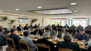 TÜDKİYEB Genel Başkanı Nihat Çelik, Vanda muhtarlarla buluştu