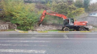 Tuncelide metruk binalar yıkılıyor