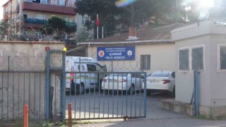 Türk Halk Müziği sanatçısı Mustafa Küçük ve komşusu arasında alacak verecek kavgası
