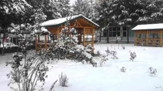 Türkiyenin Sibiryasında kar yağışı etkili oldu